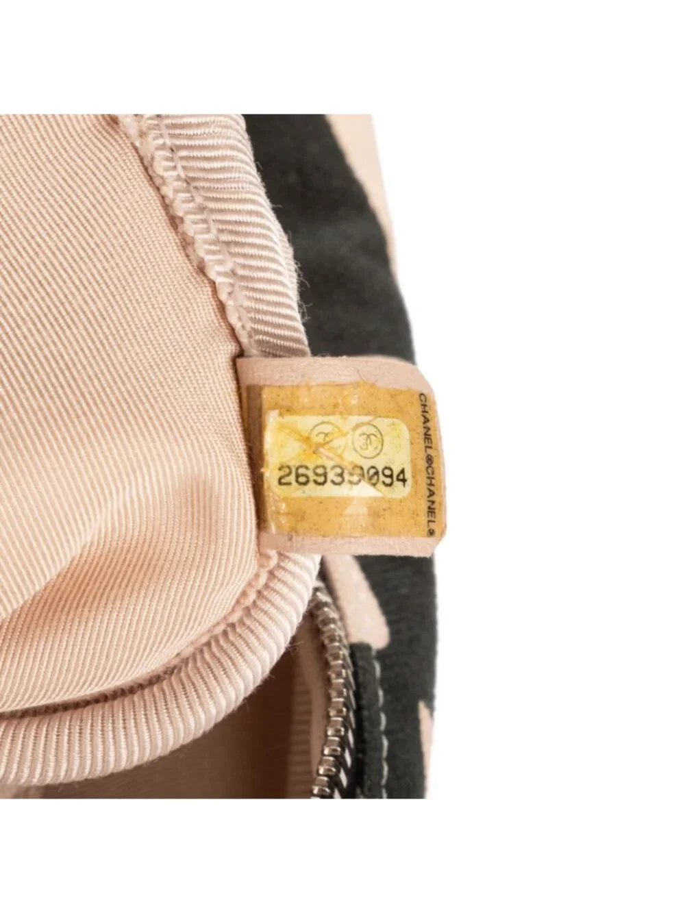 Chanel la Pausa Bay Camera Bag White Black Pink Printed Canvas